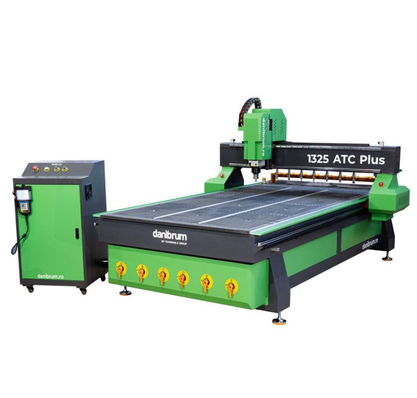 Mașină de frezat Router CNC-01.jpg